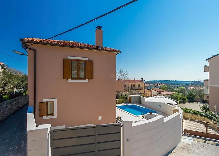 Nyaraló Miceli Póla