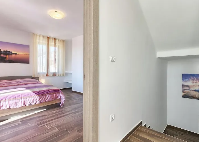 Miceli 펜션 풀라